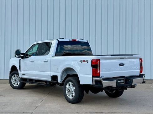 New 2026 Ford F250 XLT w/ XLT Premium Package AWD/4WD image 4