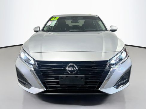 Used 2023 Nissan Altima 2.5 SV FWD image 11
