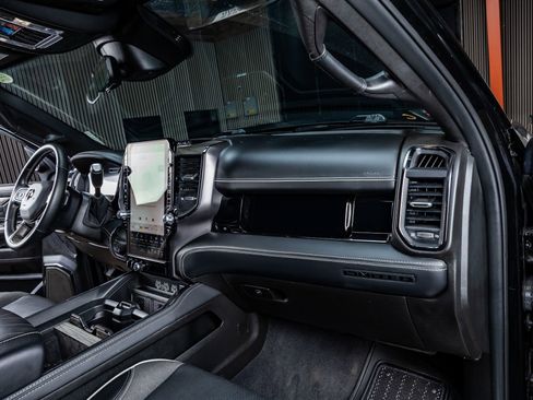 Used 2025 RAM 3500 Limited image 18