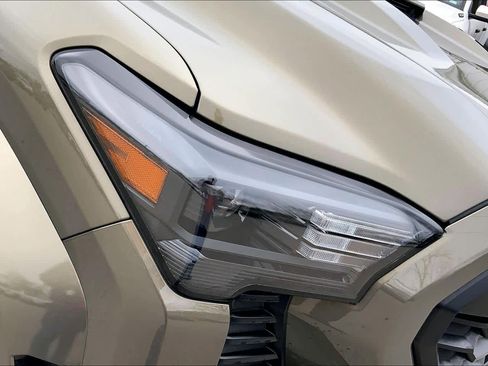 Used 2025 Toyota Tacoma TRD Sport image 27