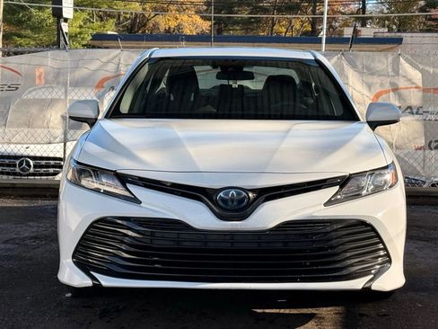 Used 2020 Toyota Camry LE image 5