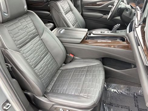 Used 2023 Cadillac Escalade Sport Platinum w/ LPO, ONYX Package AWD/4WD image 19