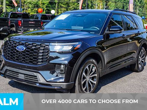 Used 2025 Ford Explorer ST-Line image 3