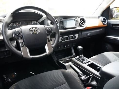 Used 2019 Toyota Tacoma SR5 RWD image 25
