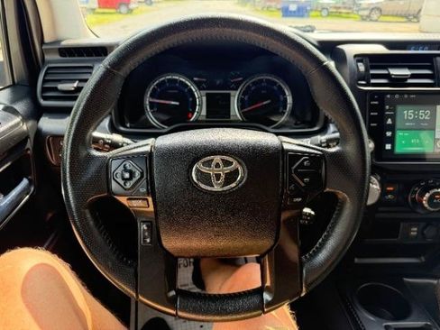 Used 2019 Toyota 4Runner TRD Off-Road AWD/4WD image 25