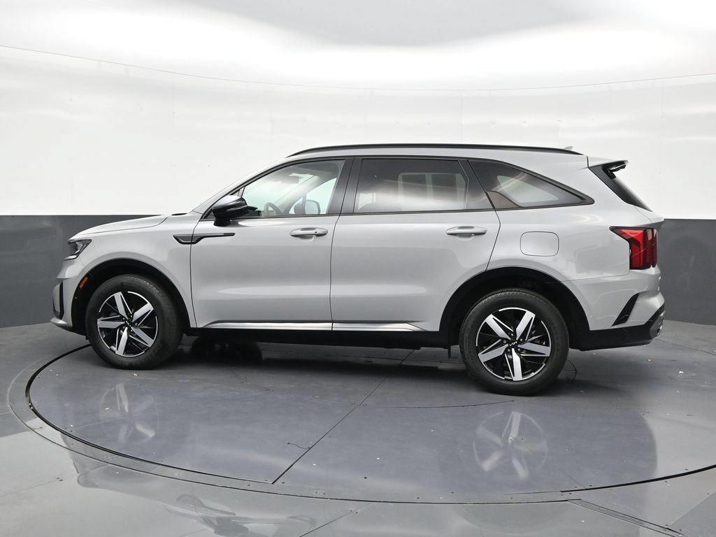 Used 2023 Kia Sorento EX w/ Panoramic Sunroof Package FWD image 2