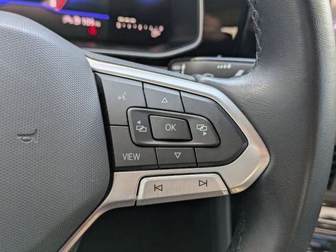 Used 2025 Volkswagen Jetta SE image 25