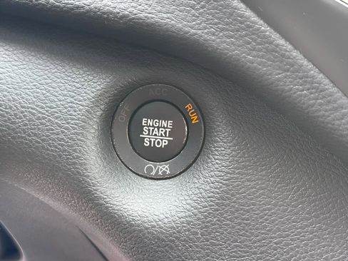 Used 2021 Jeep Cherokee Latitude Lux w/ Trailer Tow Group image 28