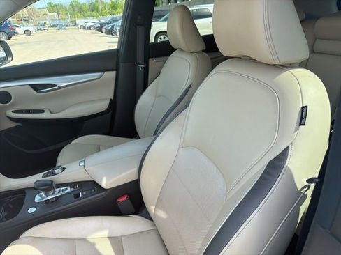 Certified 2019 INFINITI QX50 Essential w/ Proassist Package image 10