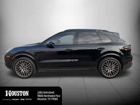 Used 2023 Porsche Cayenne image 6