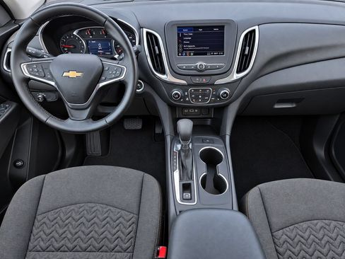 Used 2024 Chevrolet Equinox LT AWD/4WD image 35
