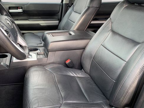 Used 2020 Toyota Tundra SR5 w/ SR5 Upgrade Package image 16