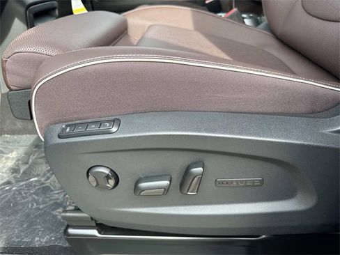 New 2025 Volkswagen ID. Buzz Pro S image 13