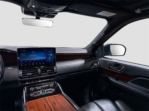 Used 2022 Lincoln Navigator L Reserve image 30