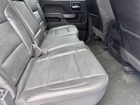 Used 2018 GMC Sierra 2500 Denali w/ Suspension Package, Off-Road AWD/4WD image 14