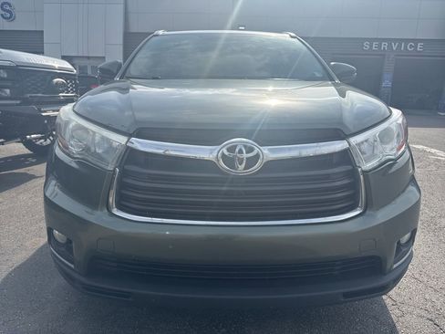 Used 2015 Toyota Highlander XLE AWD/4WD image 2