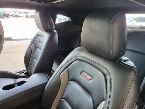 Used 2020 Chevrolet Camaro SS RWD image 6