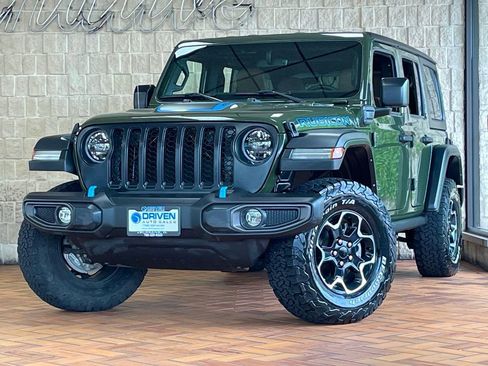 Used 2023 Jeep Wrangler Unlimited Rubicon 4xe w/ Cold Weather Group AWD/4WD image 2