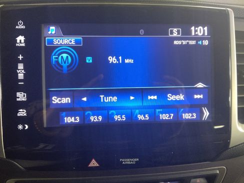 Used 2017 Honda Pilot EX image 25