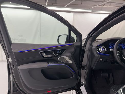 New 2026 Mercedes-Benz EQS 550 4MATIC SUV image 5