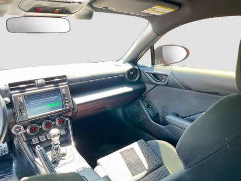 Used 2025 Toyota GR86 w/ ALL Weather Mat Package (TMS) RWD image 22