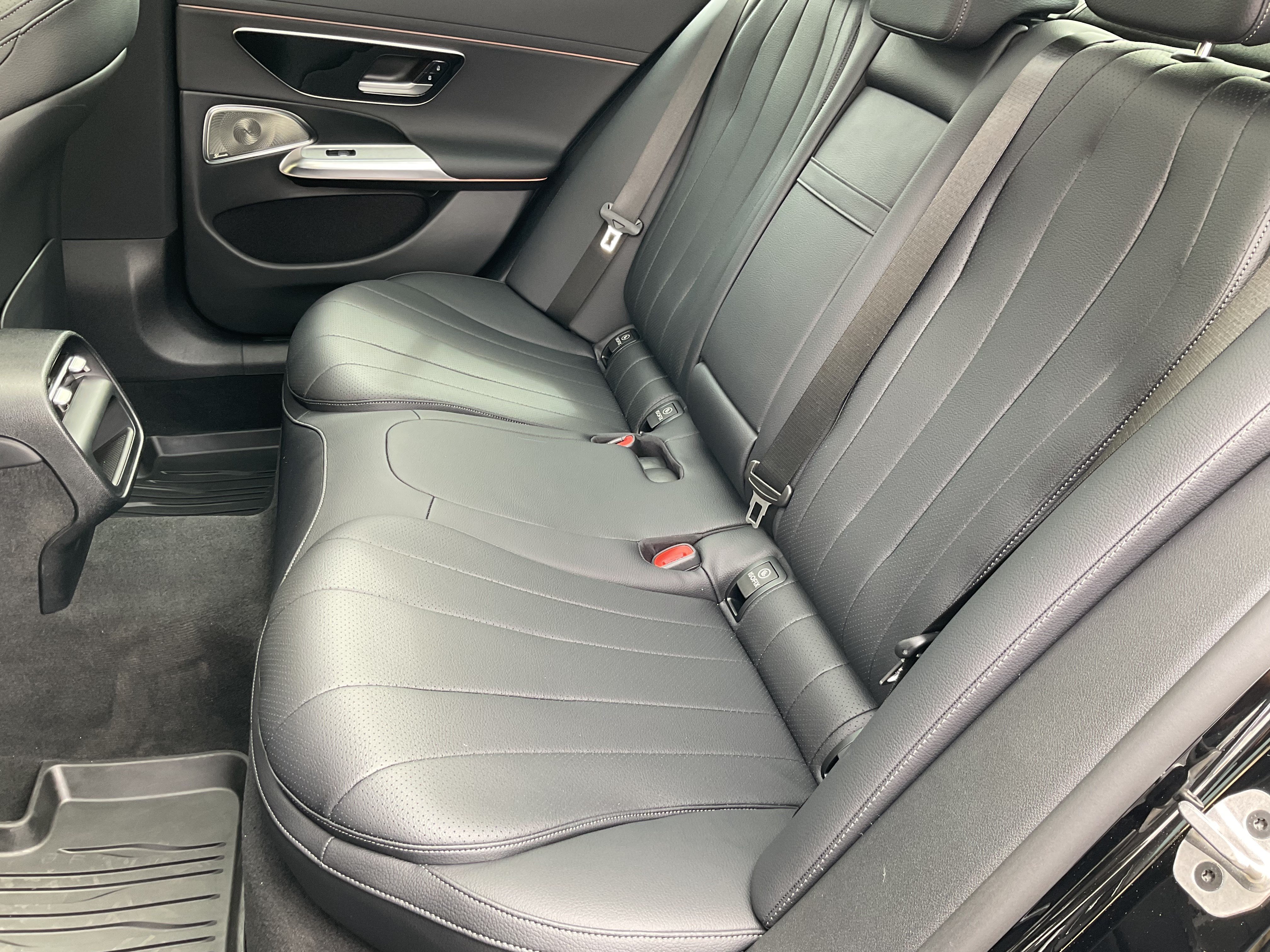 Used 2024 Mercedes-Benz E 350 4MATIC Sedan image 45