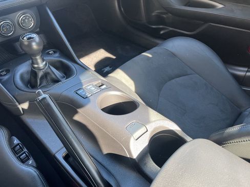 Used 2024 Nissan Z Performance w/ Floor Mat Package image 28