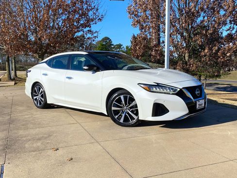 Used 2023 Nissan Maxima SL image 1