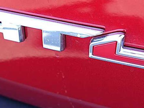 New 2025 GMC Acadia AT4 w/ Luxury Package image 12