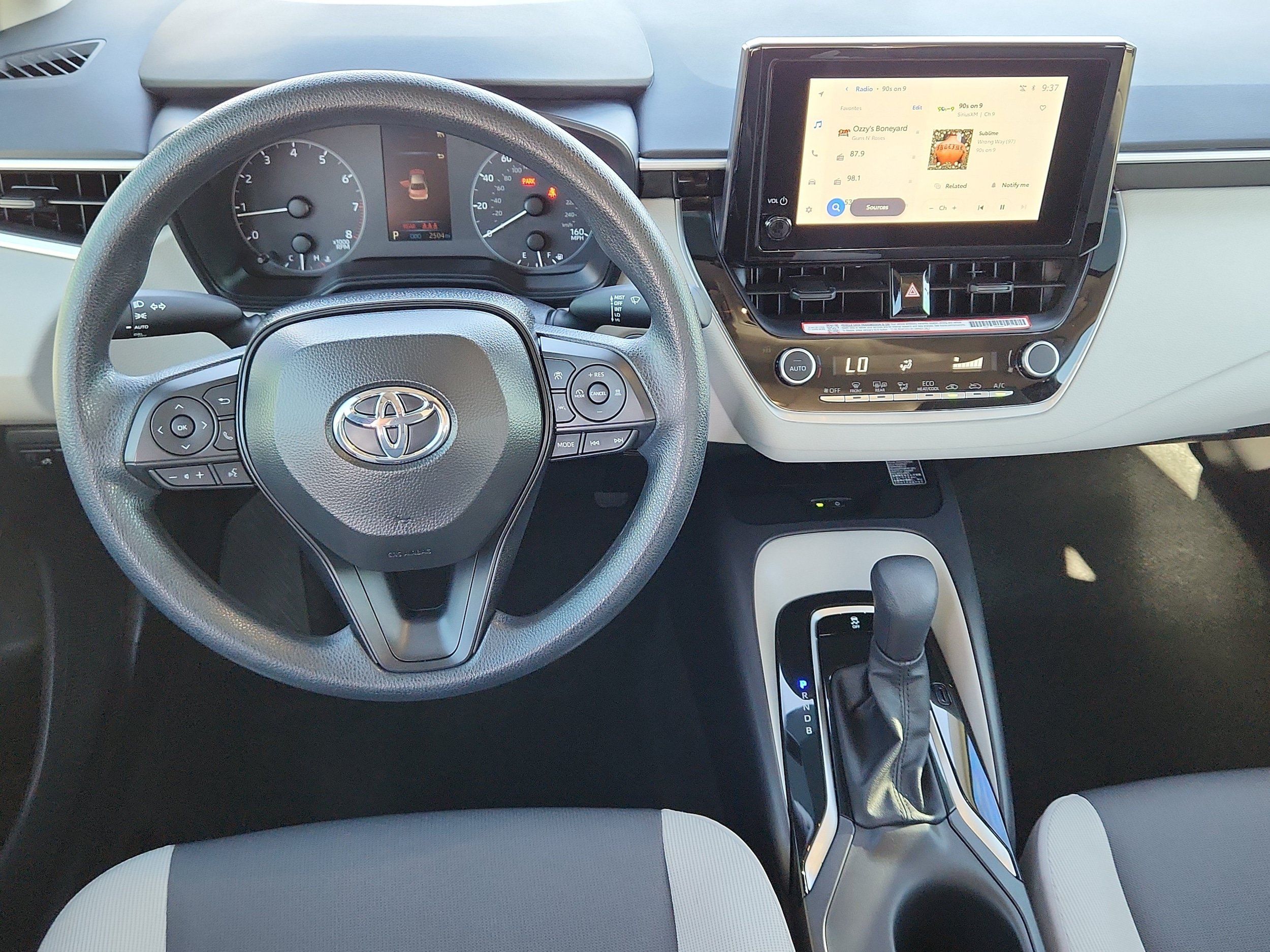 Used 2025 Toyota Corolla LE w/ LE Premium Package FWD image 12