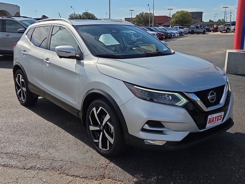 Used 2022 Nissan Rogue Sport SL w/ Premium Package image 5