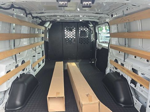 Used 2025 Ford Transit 250 Low Roof w/ Exterior Upgrade Package RWD image 5
