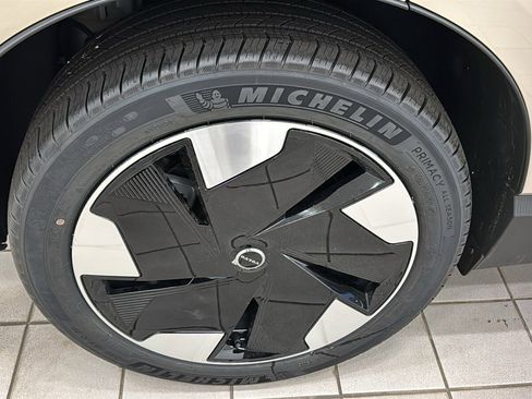 New 2026 Volvo EX30 Ultra w/ Protection Package Premier image 29