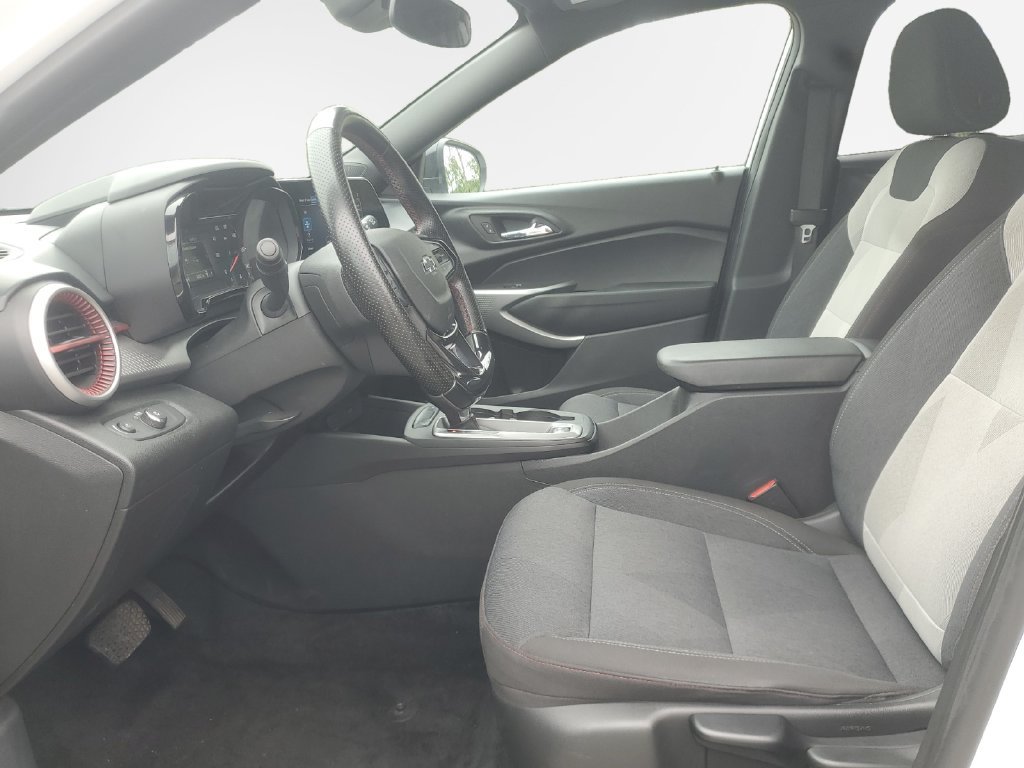 Used 2024 Chevrolet Trax RS w/ Driver Confidence Package FWD image 12
