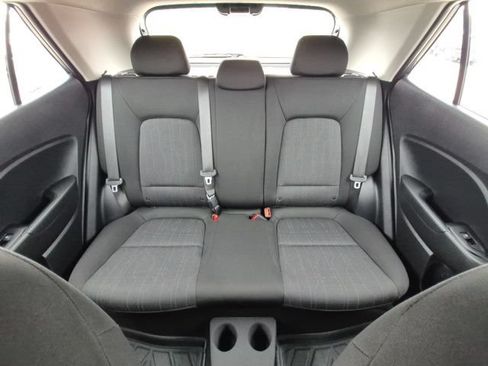 Used 2025 Hyundai Venue SE FWD image 19