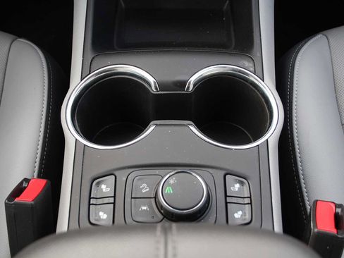 Used 2023 GMC Terrain SLT FWD image 33