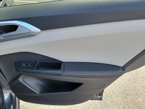 New 2026 Volkswagen Taos SE FWD image 11