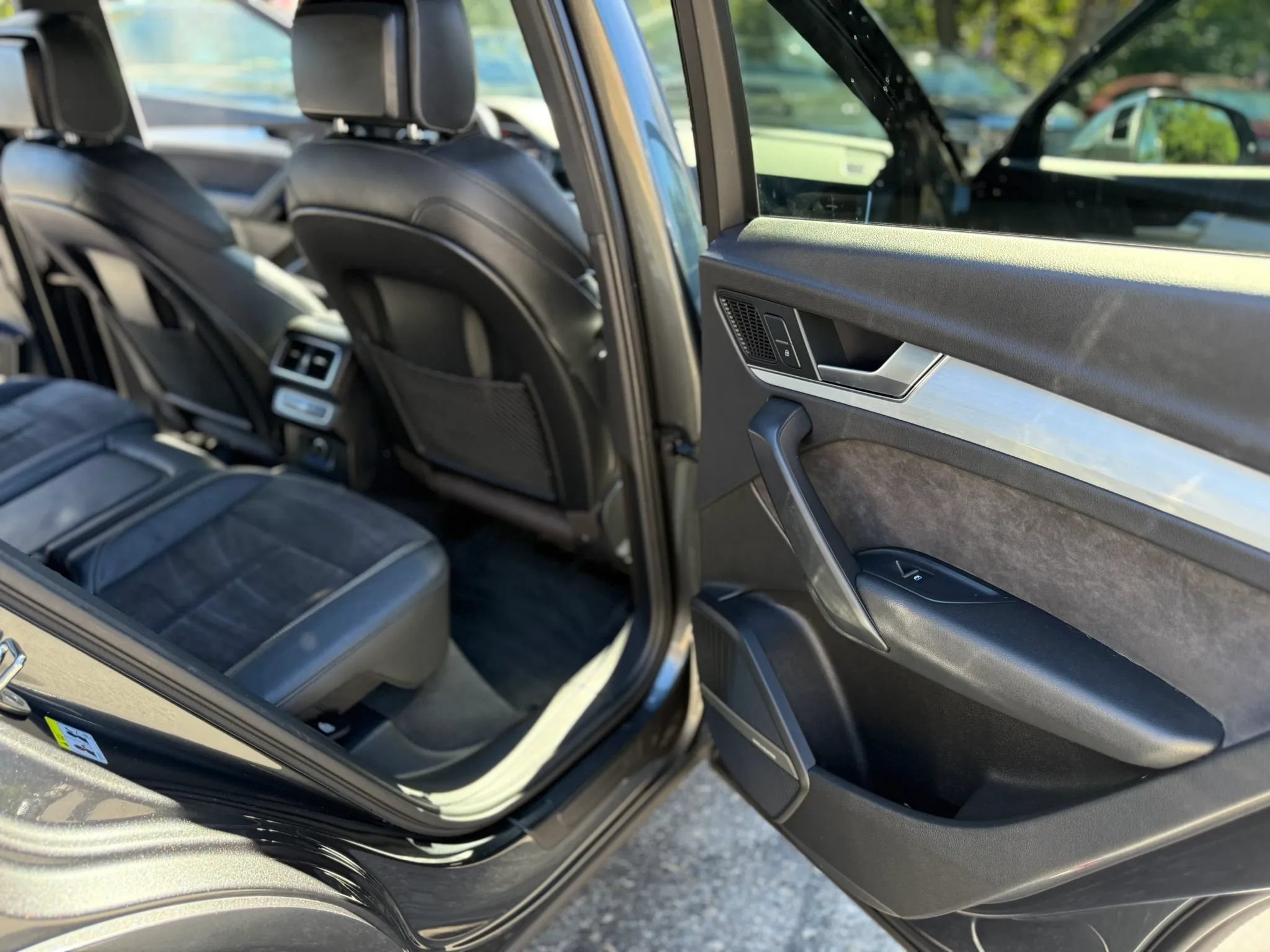 Used 2018 Audi SQ5 Prestige w/ Prestige Package AWD/4WD image 19