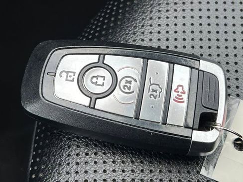 Used 2022 Ford Escape Titanium AWD/4WD image 34