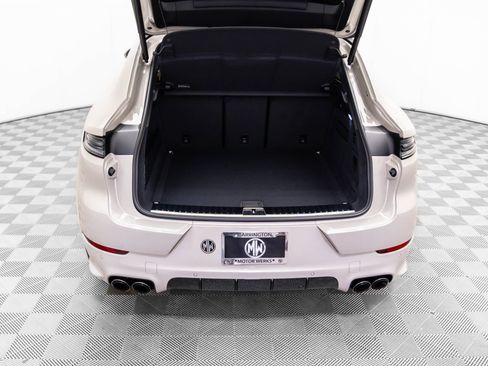 New 2026 Porsche Cayenne GTS image 36