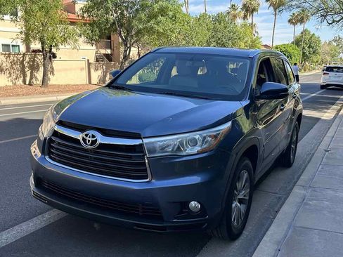 Used 2015 Toyota Highlander XLE FWD image 4