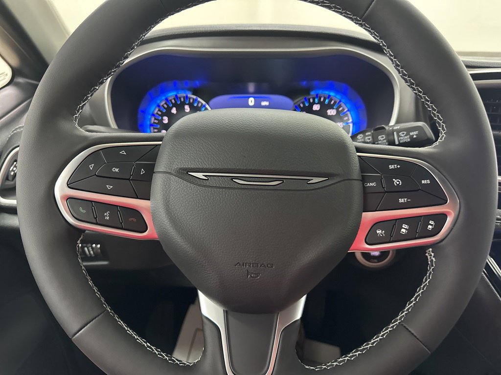 New 2027 Chrysler Pacifica Select FWD image 32