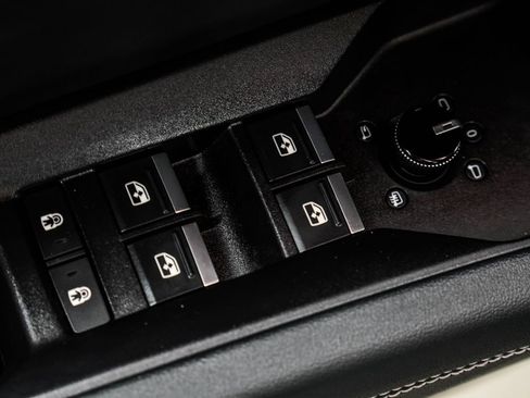Used 2024 Audi Q4 e-tron Prestige AWD/4WD image 44