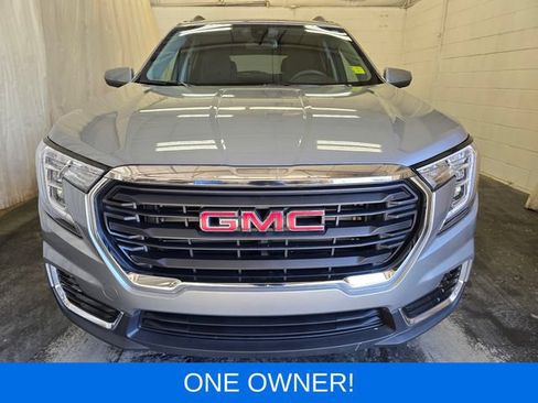Used 2023 GMC Terrain SLE w/ Driver Convenience Package AWD/4WD image 3