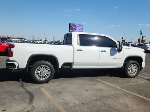 Used 2023 Chevrolet Silverado 2500 High Country w/ Z71 Off-Road Package AWD/4WD image 2