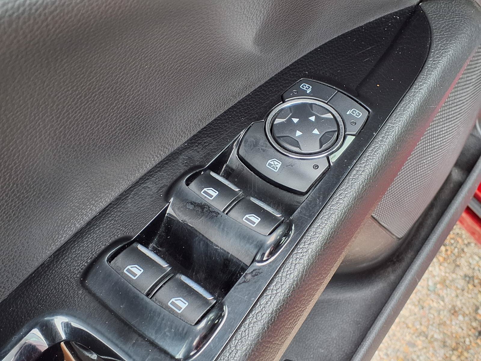 Used 2014 Ford Fusion SE w/ Equipment Group 202A FWD image 14