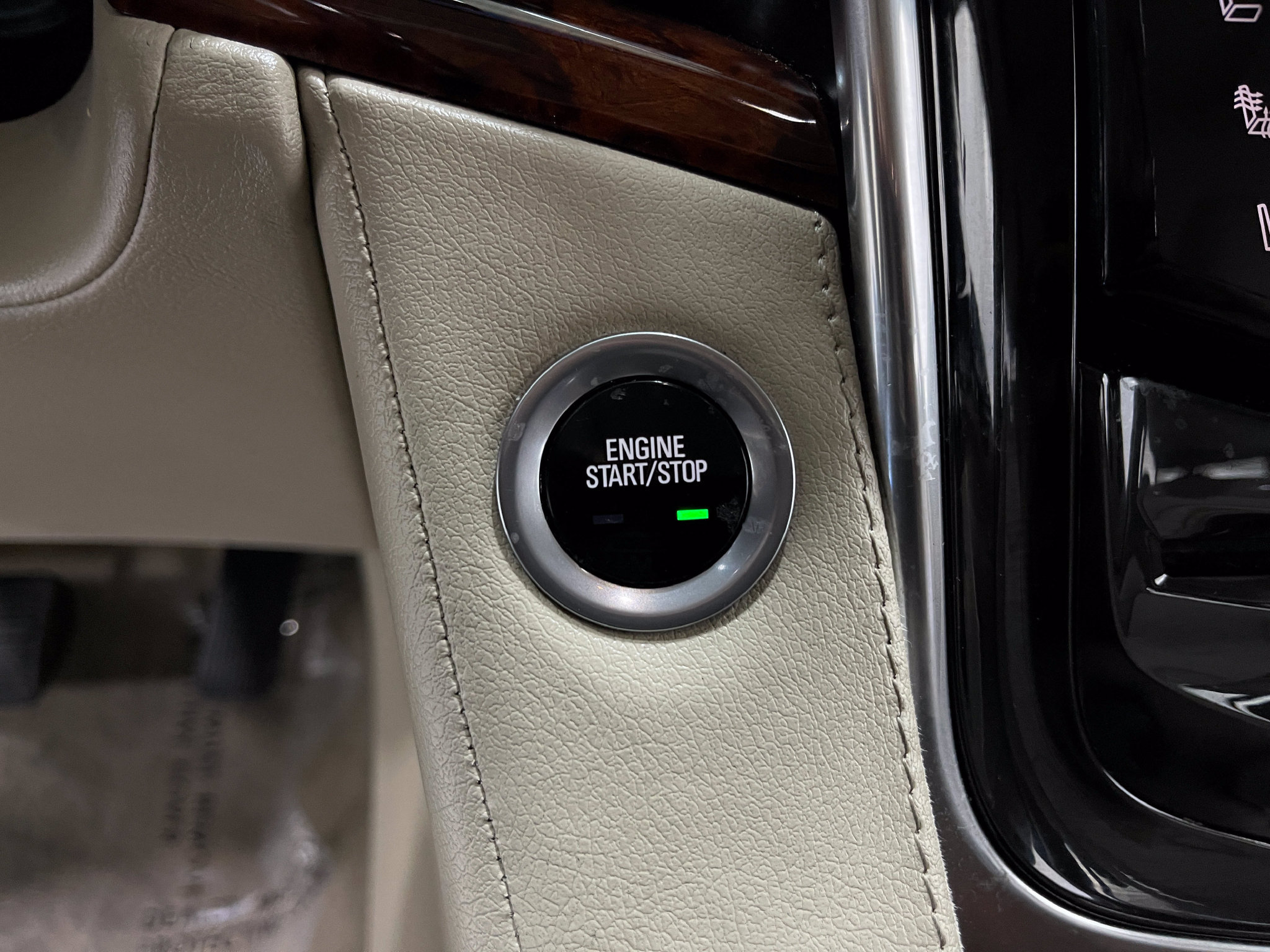 Used 2015 Cadillac Escalade Premium AWD/4WD image 21