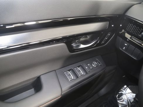 Used 2025 Honda CR-V Sport Touring image 31