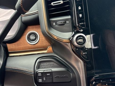 Used 2024 RAM 2500 Limited image 12