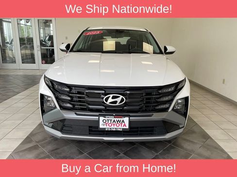 Used 2025 Hyundai Tucson SE AWD/4WD image 3